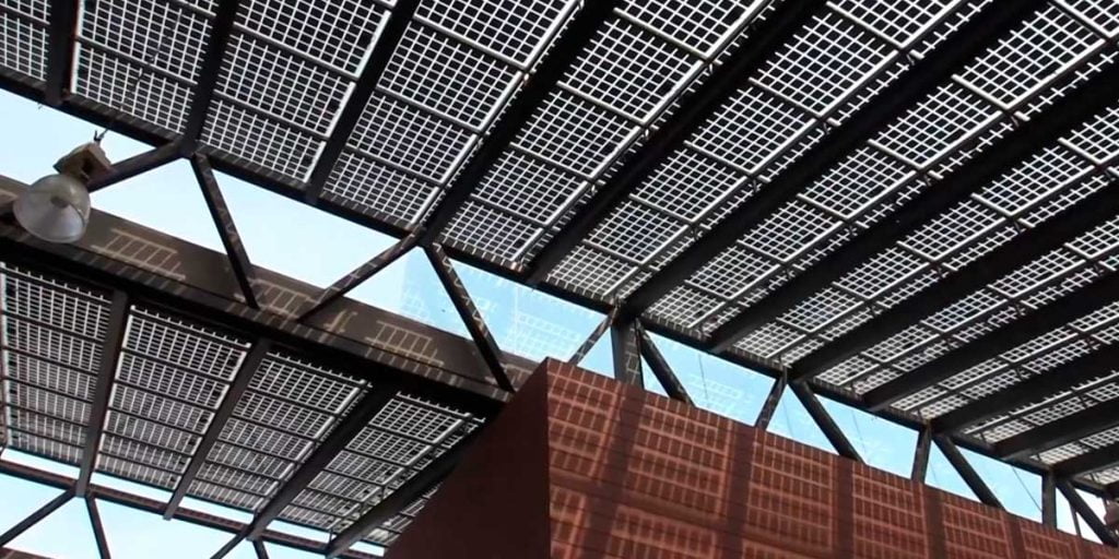 מערכות סולאריות בקריית ים 1 גג סולארי מסחרי, פרגולה סולארית ענקית