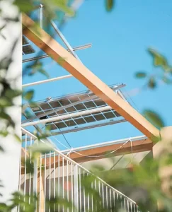 הוספת פאנל סולארי בדירת גג