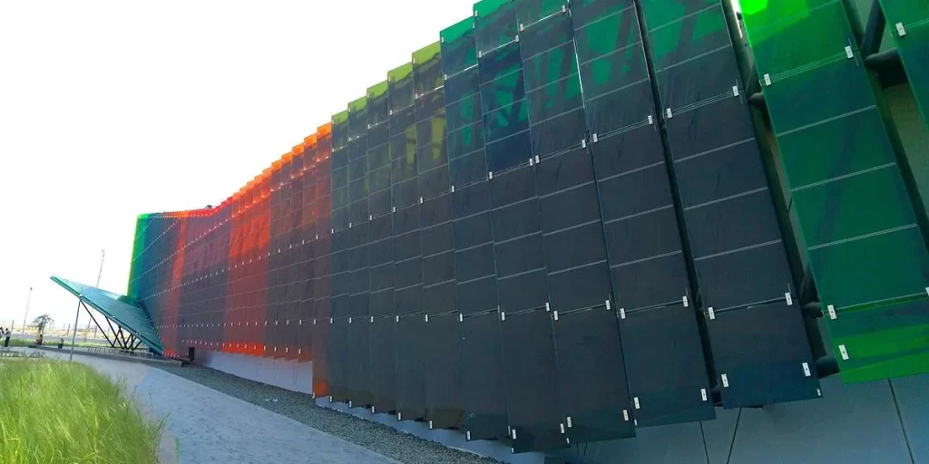 מערכות סולאריות בקריית גת 1 חיפוי מבנה קיר מסך סולארי