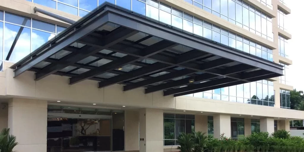 מערכות סולאריות בקריית שמונה 1 הצללה סולארית, גם פרגולה וגם מפעל לחשמל ירוק