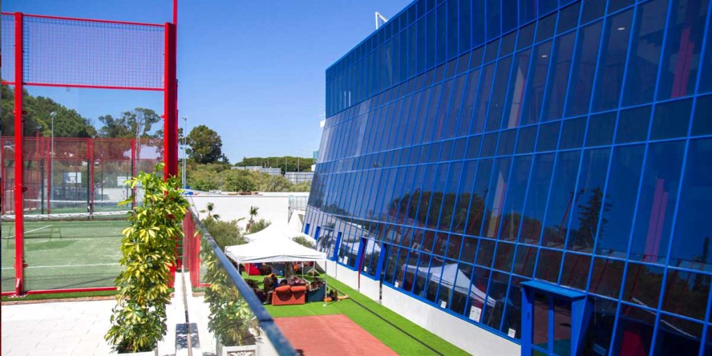 מערכות סולאריות בראשון לציון 1 קיר מבנה סולארי, ייצור חשמל נקי מכל חזיתות הבניין