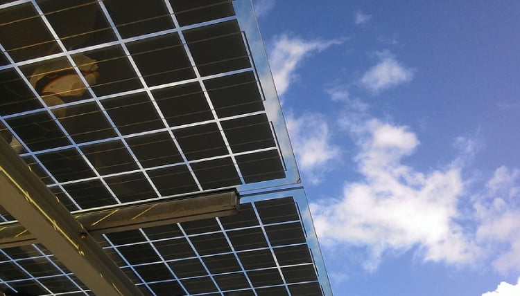 הוספת פאנל סולארי בדירת גג 8 Solar pergola 750 1