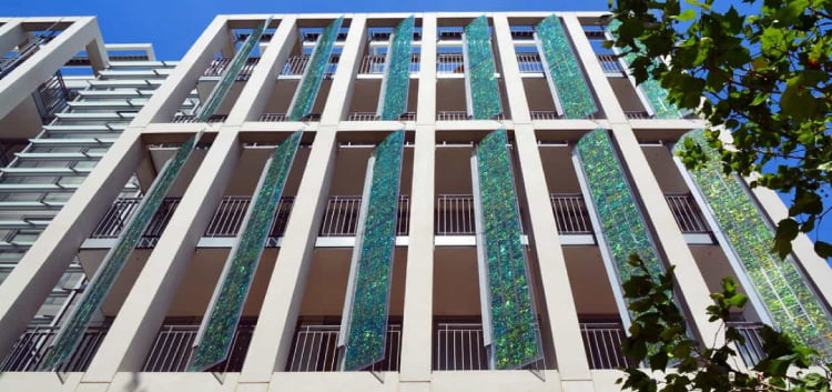 חומרי בניין סולאריים: פוטו וולטאי משולב BIPV 7 facade 750 4