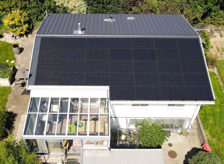 גג רעפים סולארי כל מה שצריך לדעת 1 megasol roof 750 1