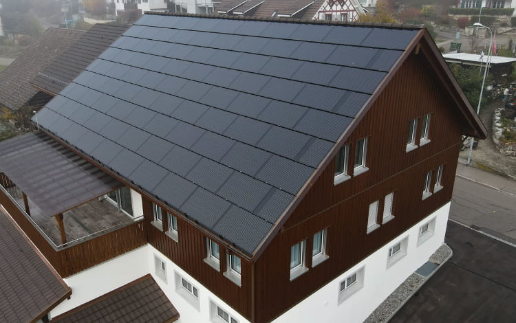 גג רעפים סולארי כל מה שצריך לדעת 10 megasol roof 750 10