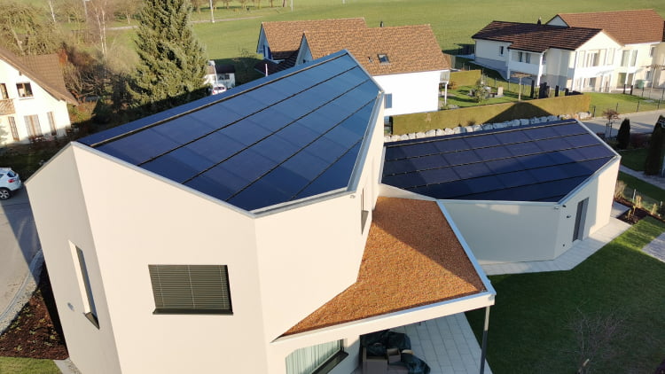 גג רעפים סולארי כל מה שצריך לדעת 14 megasol roof 750 14