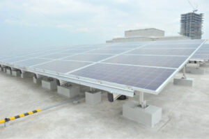 התקנת גג סולארי