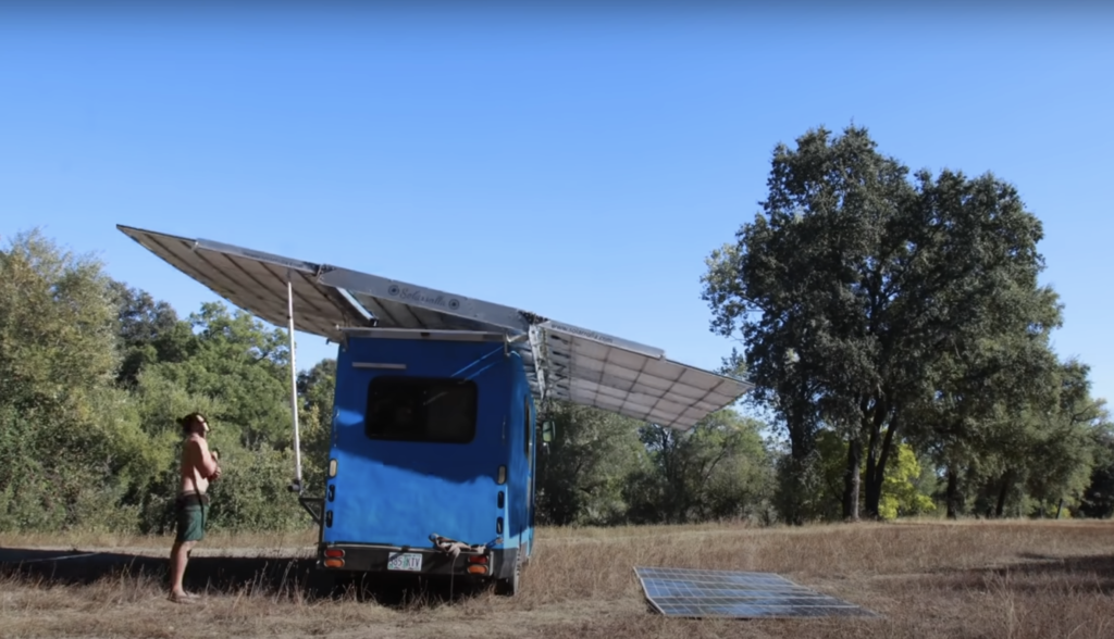מערכת סולארית לקרוואן: הדרך האופטימלית להנות מאנרגיה ירוקה בטבע 3 Screen Shot 2024 06 08 at 11.26.28