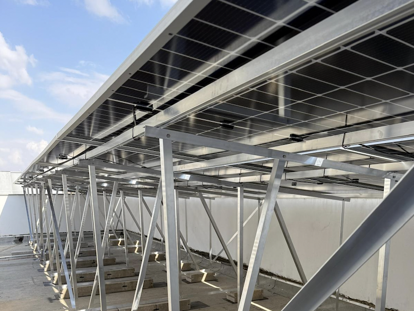 מערכות סולאריות בבאר שבע 2 פאנל סולארי דו צדדי מייצר חשמל גם מהחלק האחורי