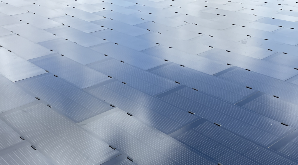 מערכות סולאריות ברעננה 1 רעפי גג סולאריים